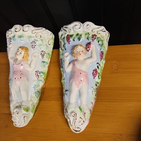 2 Japan Vintage Wall Pockets Planter Vase Porcelain Hand Painted Grapes Cherub - Picture 3 of 8